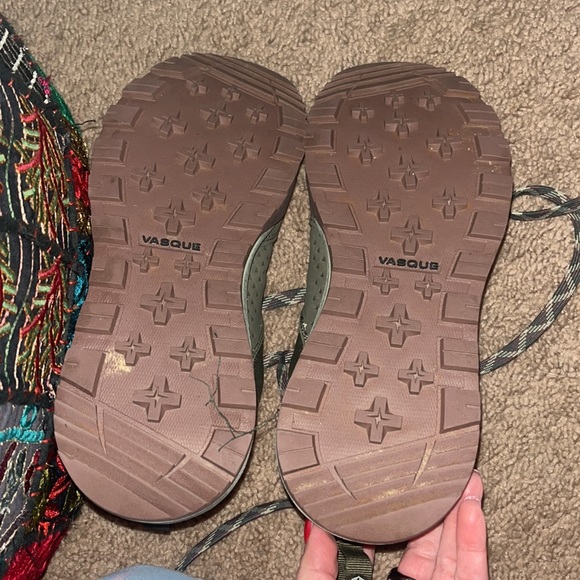 Almost new- worn one time! - Picture 4 of 4